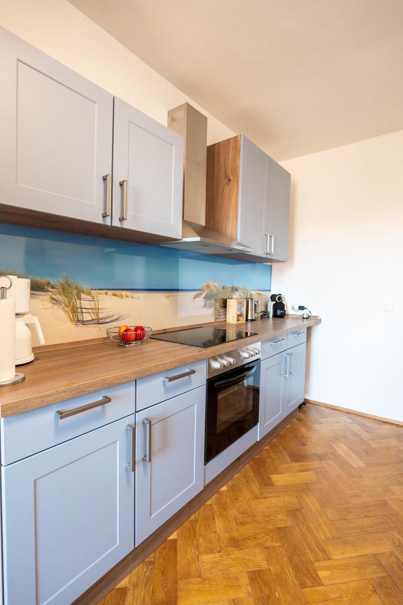 Doppelhaus- Villa Leipzig Schleussig , Moderner Altbau Apartment Dachetage Mit 2 Schlafzimmern Und Separatem Zusatzzimmer , Parkplatz - Balkon - Kamin - Eicheparkett - Arbeitsplatz Esterno foto